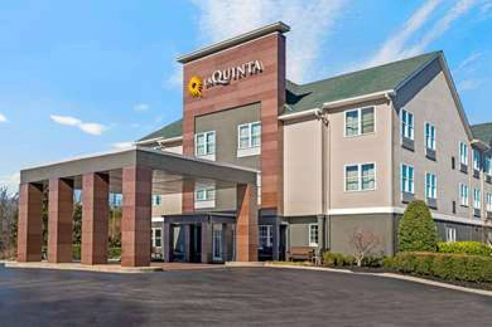 La Quinta Inn & Suites Lebanon 3