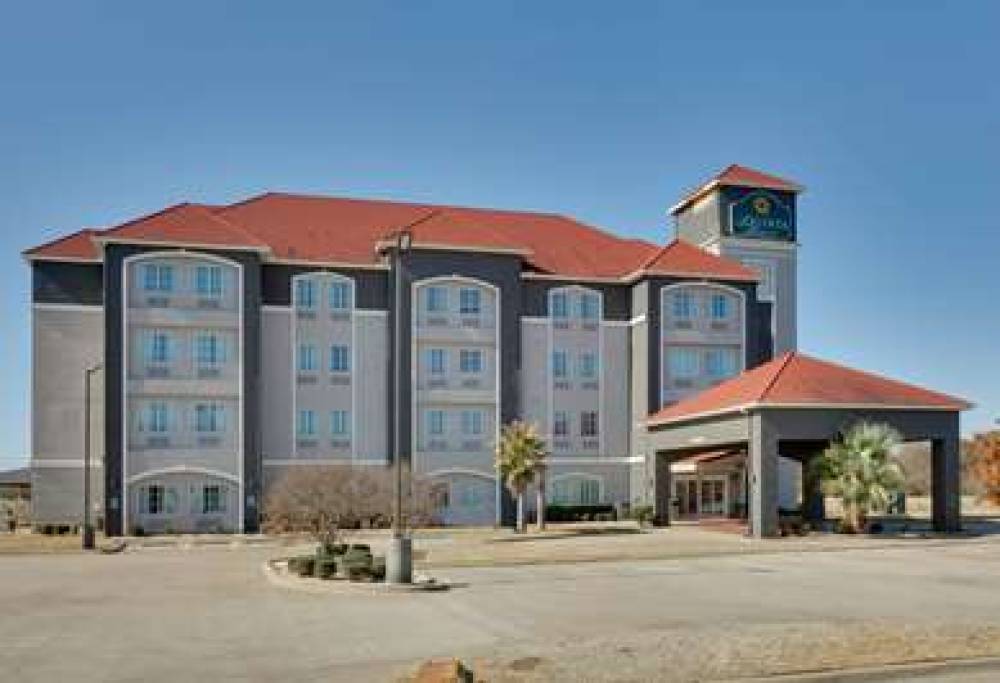 La Quinta Inn & Suites Lindale 1