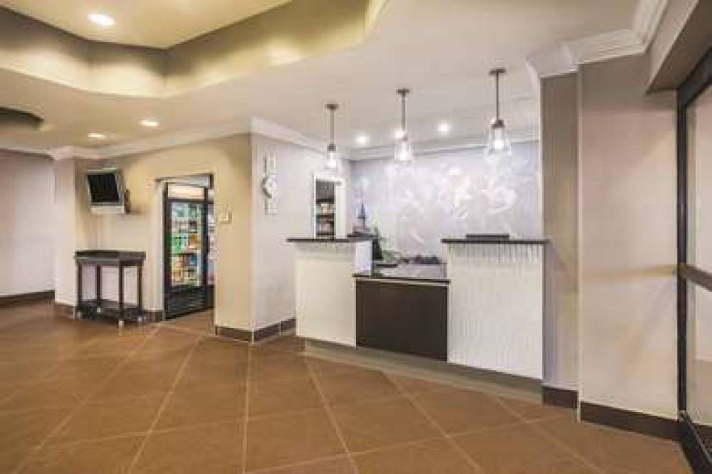 La Quinta Inn & Suites Louisville 4