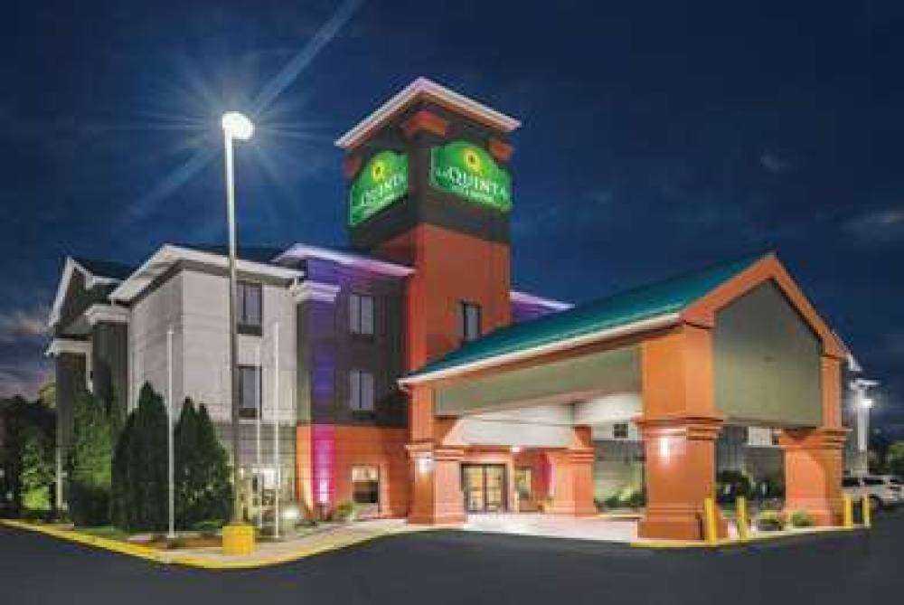 La Quinta Inn & Suites Louisville 1