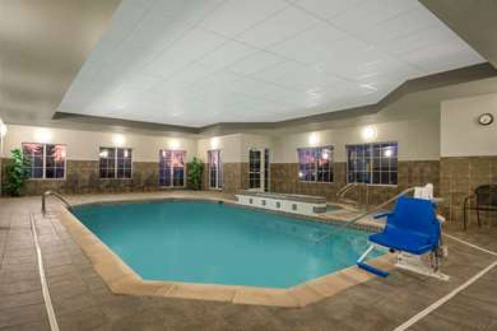 La Quinta Inn & Suites Loveland 2