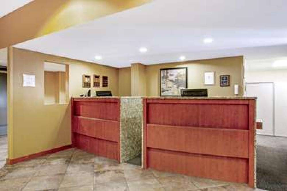 La Quinta Inn & Suites Manchester 3