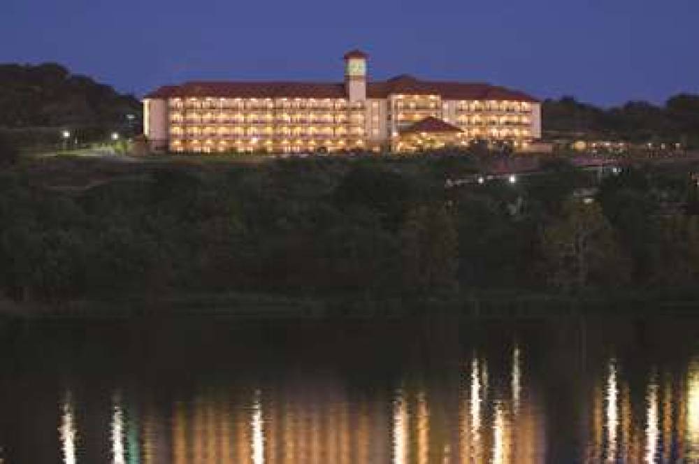 La Quinta Inn & Suites Marble Falls 7