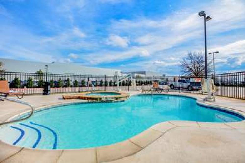 La Quinta Inn & Suites McKinney 9