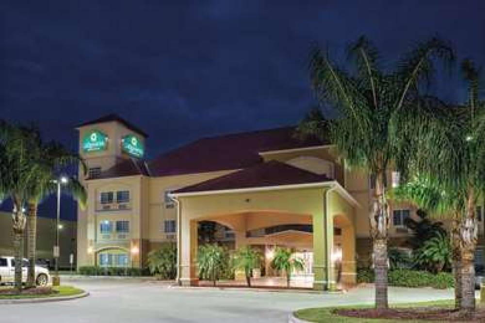 La Quinta Inn & Suites Mercedes 2