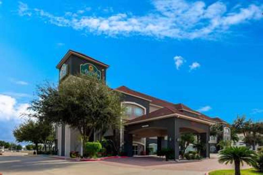 La Quinta Inn & Suites Mission At West McAllen 4