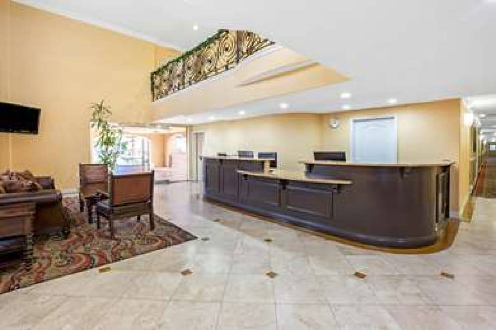 La Quinta Inn & Suites Moreno Valley 8