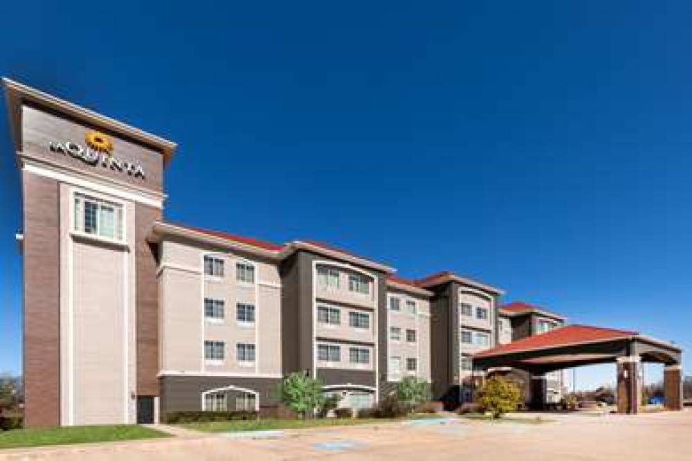 La Quinta Inn & Suites Mt. Pleasant 2