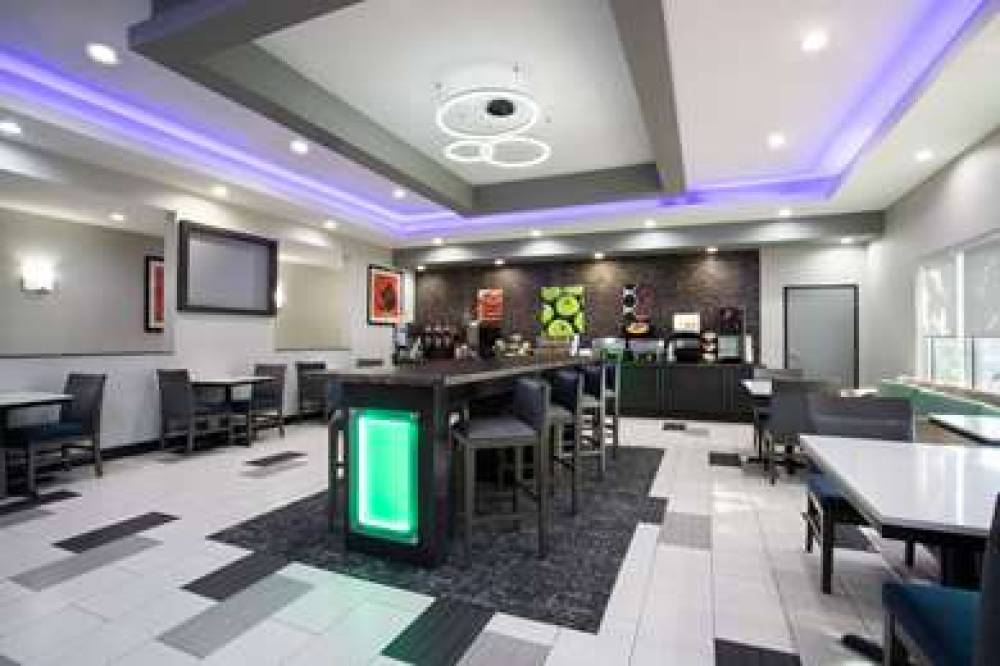 La Quinta Inn & Suites Muskogee 9