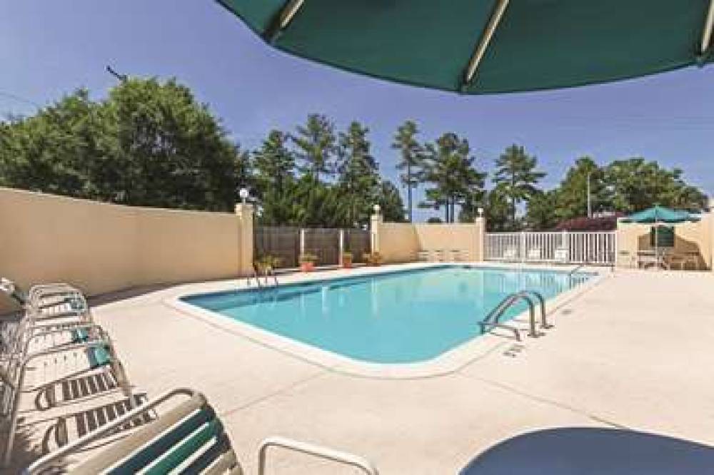 La Quinta Inn & Suites N Little Rock - McCain Mall 10