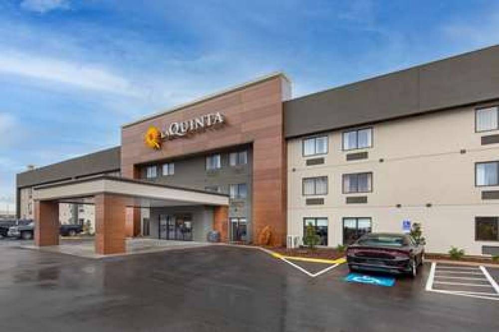 La Quinta Inn & Suites Nashville Airport 2