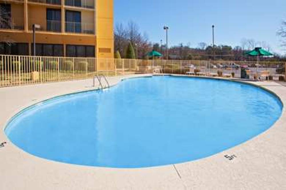 La Quinta Inn & Suites Nashville Airport/Opryland 10