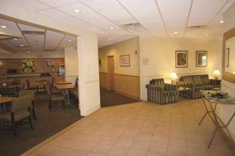 La Quinta Inn & Suites Nashville Airport/Opryland 7