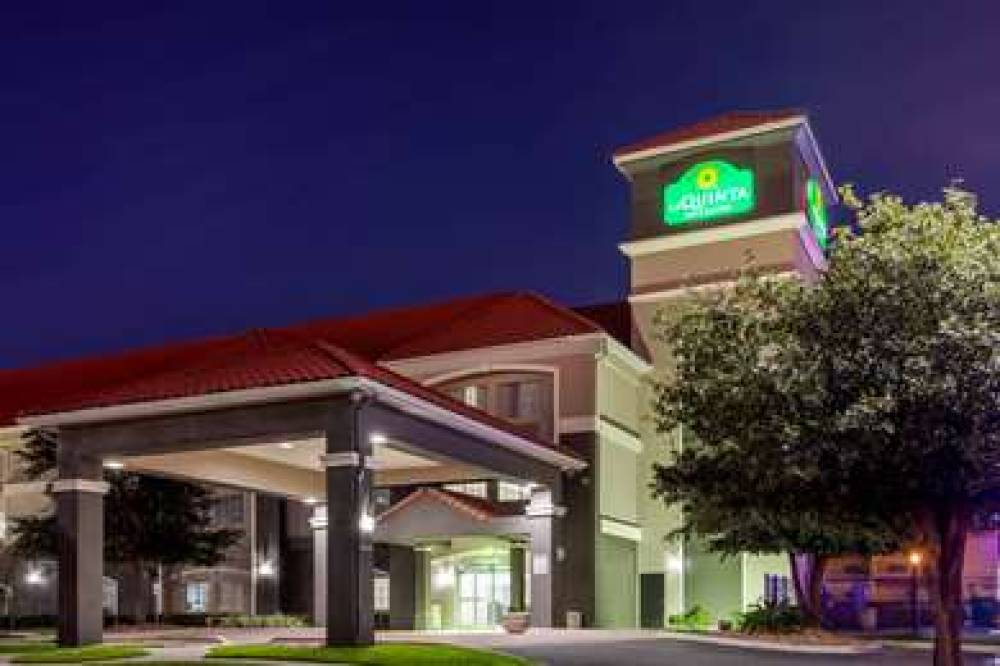 La Quinta Inn & Suites New Braunfels 2