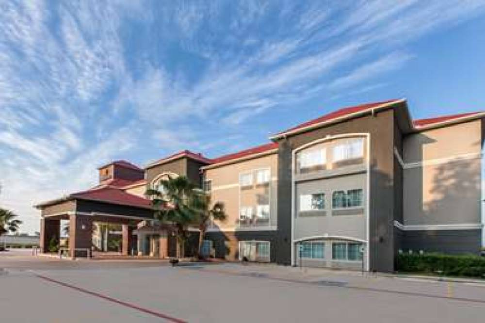 La Quinta Inn & Suites New Caney 1