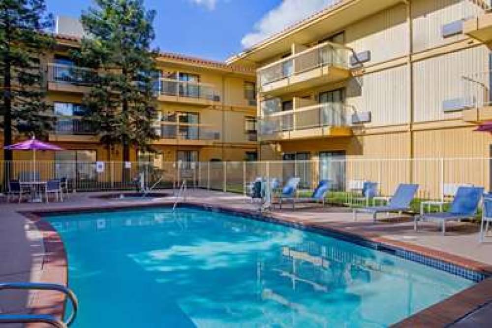 La Quinta Inn & Suites Oakland - Hayward 6