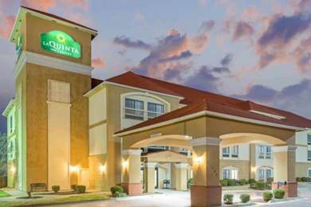 La Quinta Inn & Suites Oklahoma City -Yukon 1