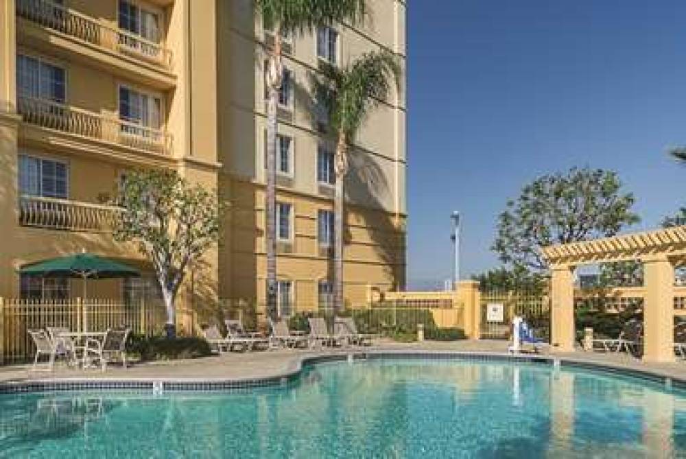 La Quinta Inn & Suites Ontario Airport 10