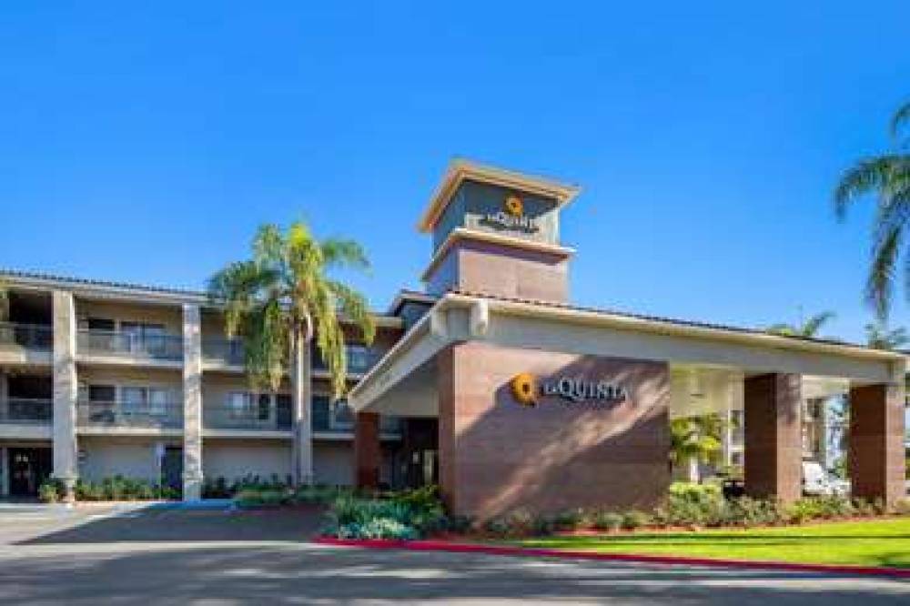 La Quinta Inn & Suites Orange County - Santa Ana 2