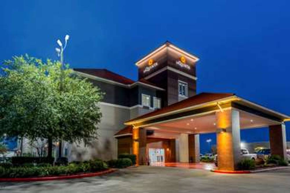 La Quinta Inn & Suites Orange 4