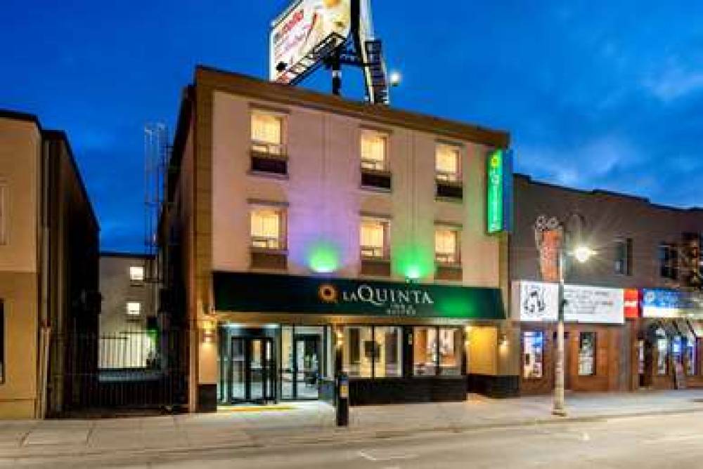 La Quinta Inn & Suites Oshawa 2