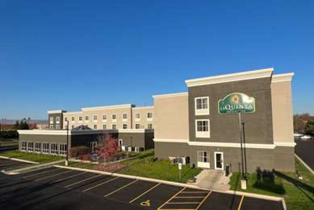 La Quinta Inn & Suites Oshawa 5