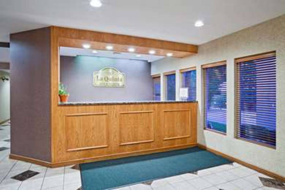 La Quinta Inn & Suites Overland Park 4