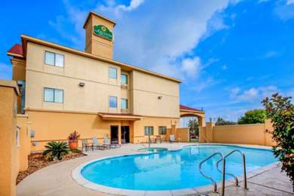 La Quinta Inn & Suites Pasadena 10