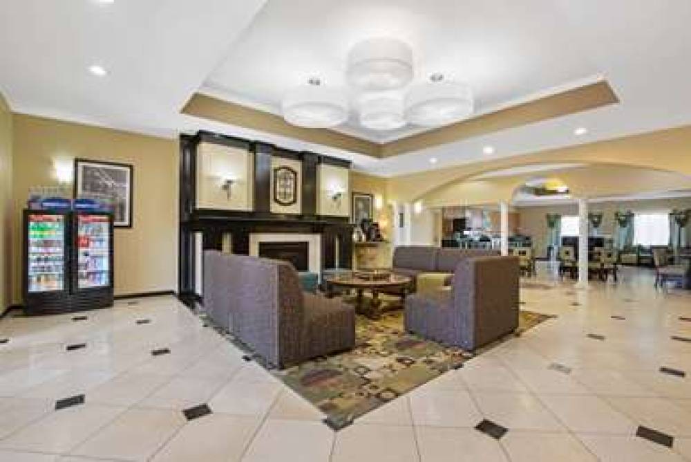 La Quinta Inn & Suites Pearland 6