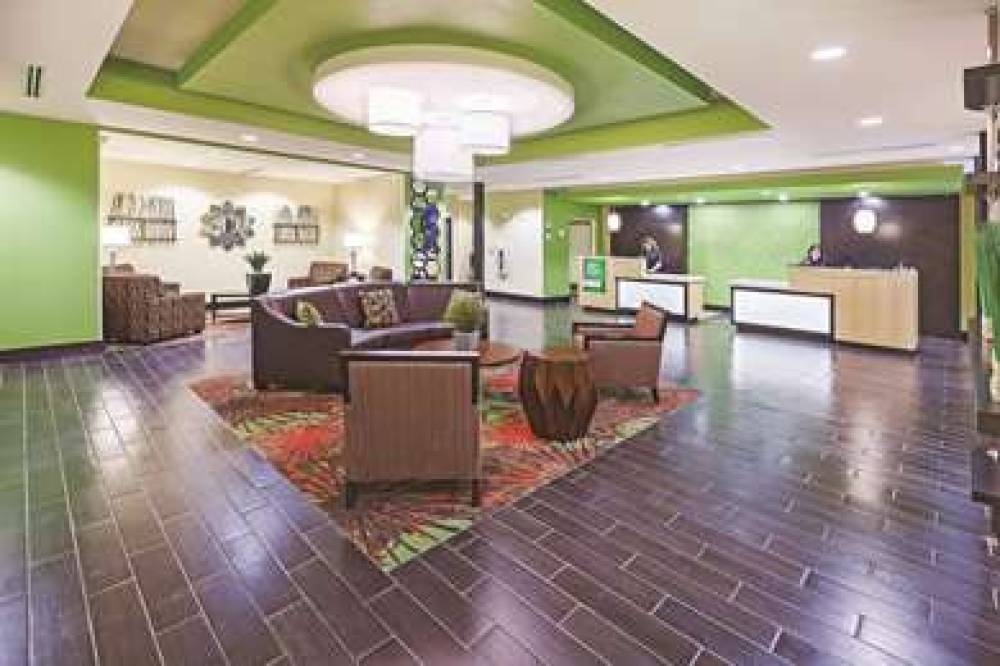 La Quinta Inn & Suites Pecos 7