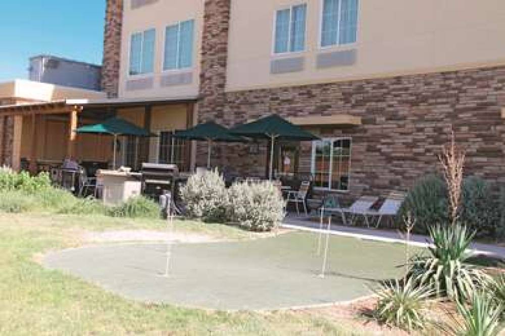 La Quinta Inn & Suites Pecos 1