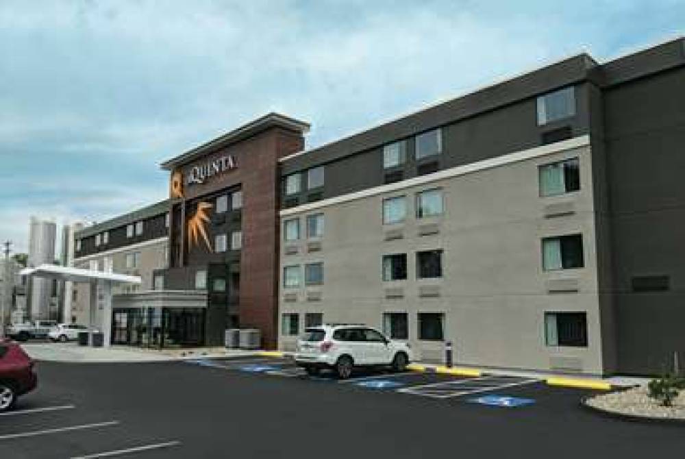 La Quinta Inn & Suites Portland 2