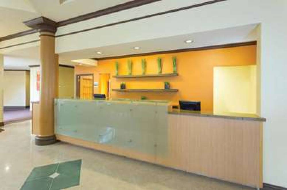 La Quinta Inn & Suites Raleigh/Durham Southpoint 6