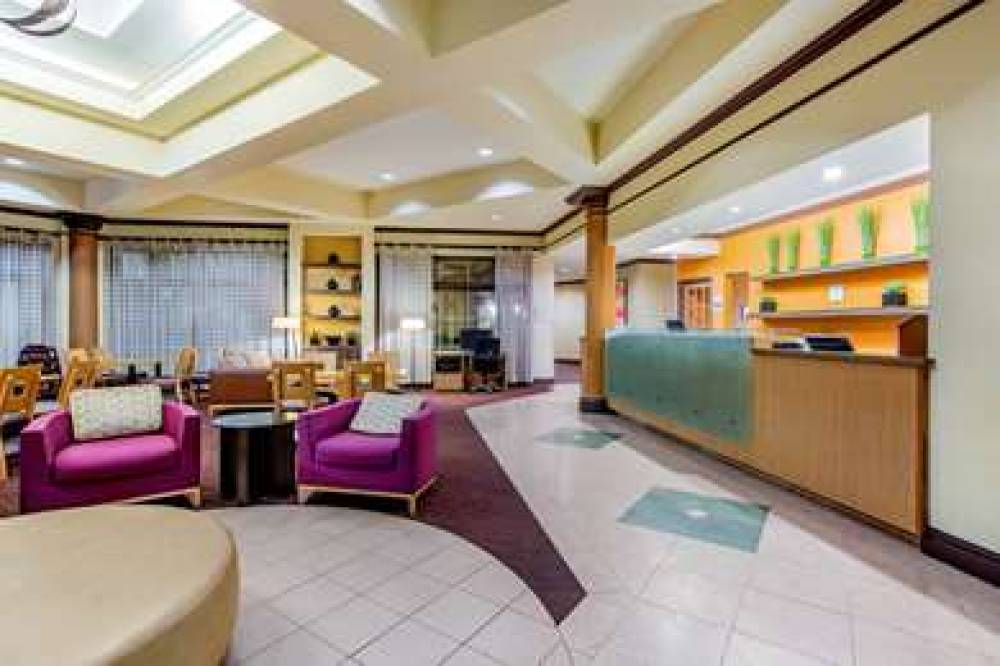 La Quinta Inn & Suites Raleigh/Durham Southpoint 8