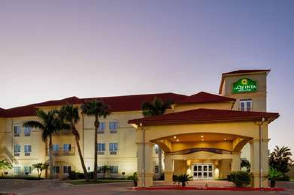 La Quinta Inn & Suites Raymondville 2