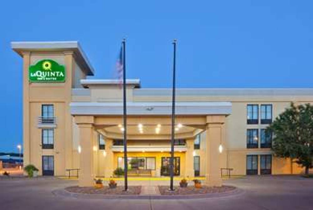 La Quinta Inn & Suites Salina 1