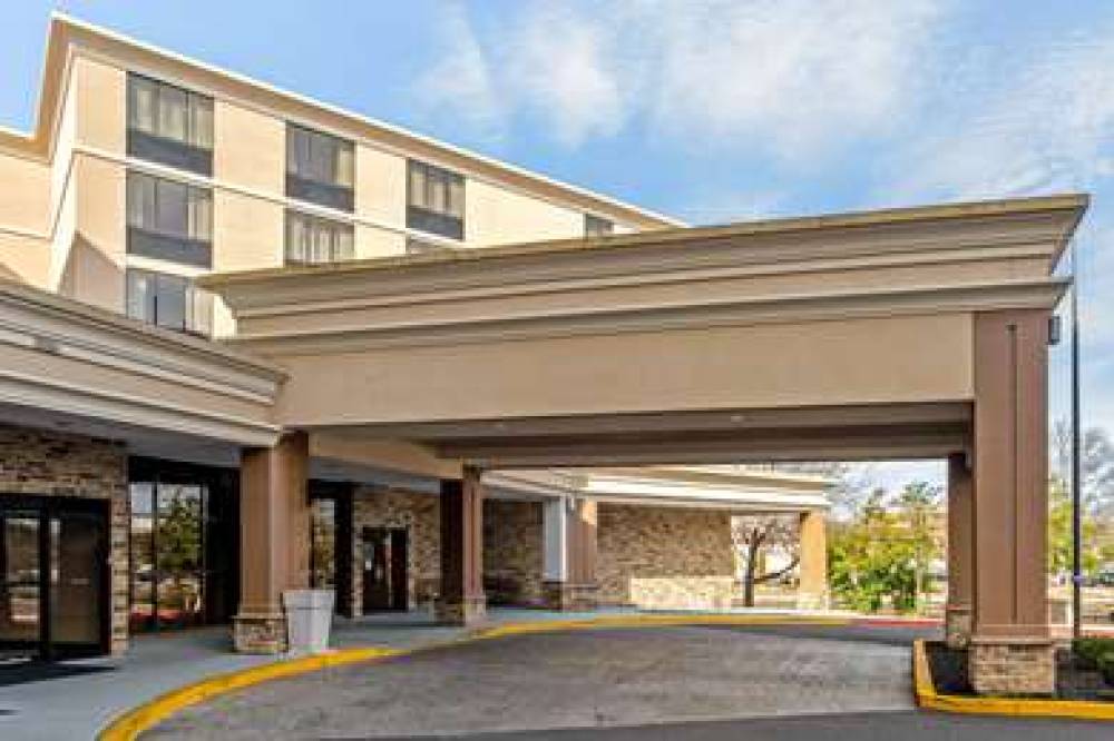 La Quinta Inn & Suites Salisbury 3