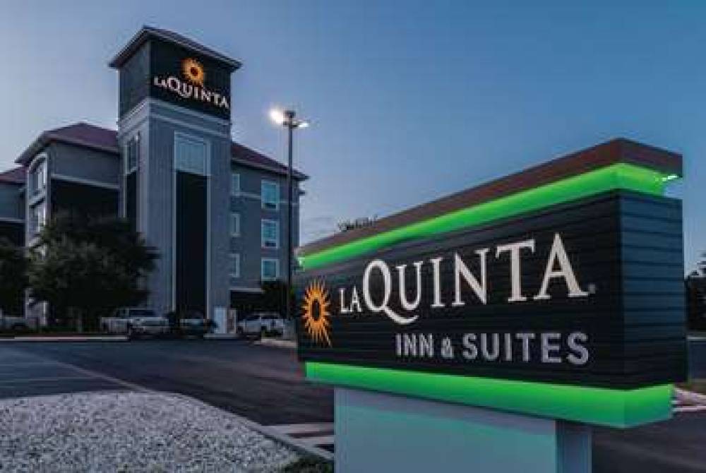 La Quinta Inn & Suites San Antonio Northwest 1