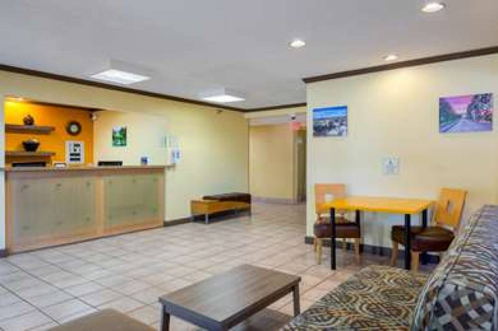 La Quinta Inn & Suites Savannah Southside 6