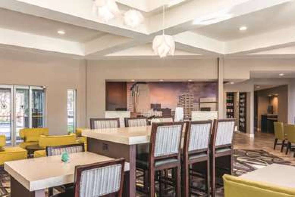 La Quinta Inn & Suites Shreveport Airport 10