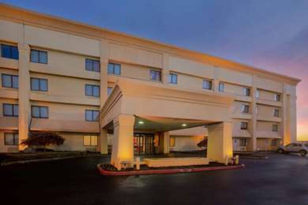 La Quinta Inn & Suites Springdale 2