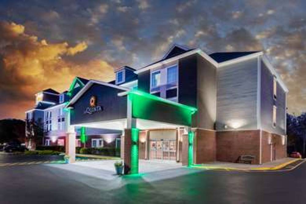 La Quinta Inn & Suites Stonington Mystic Area