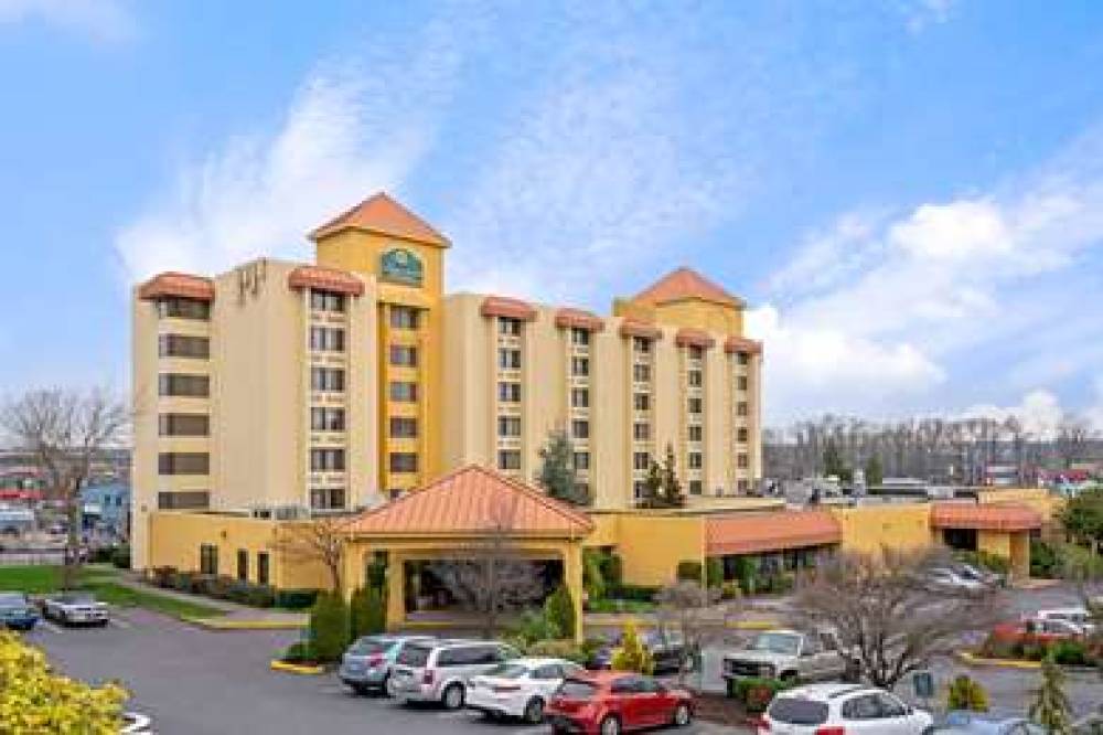 La Quinta Inn & Suites Tacoma - Seattle 2