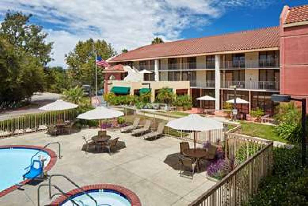 La Quinta Inn & Suites Thousand Oaks-Newbury Park 4