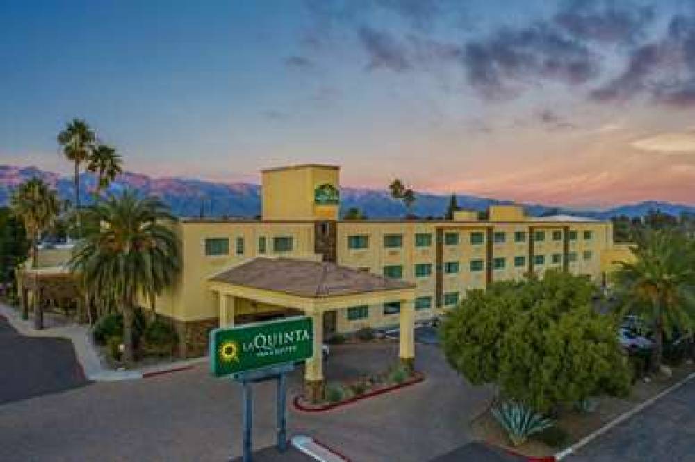 La Quinta Inn & Suites Tucson - Reid Park 2