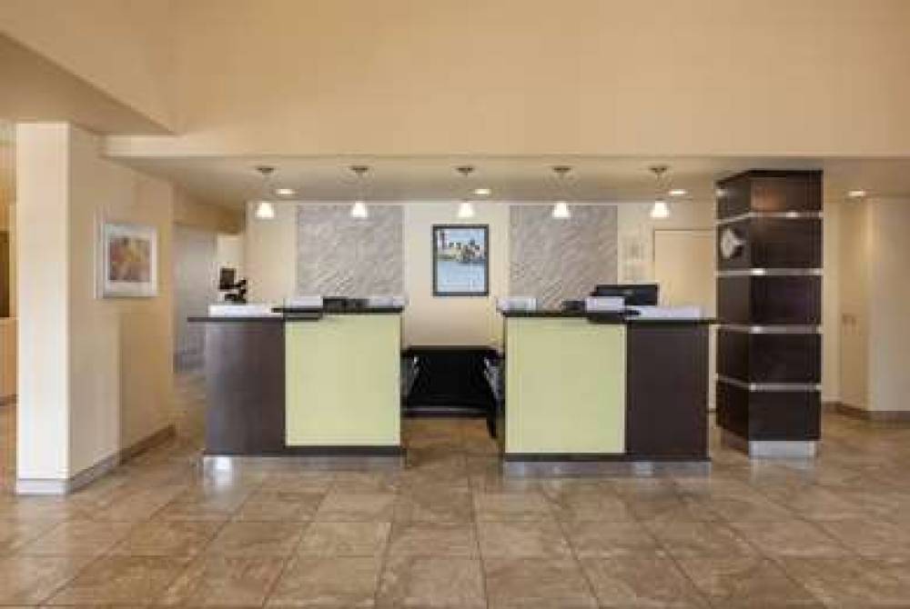 La Quinta Inn & Suites Tucson - Reid Park 7