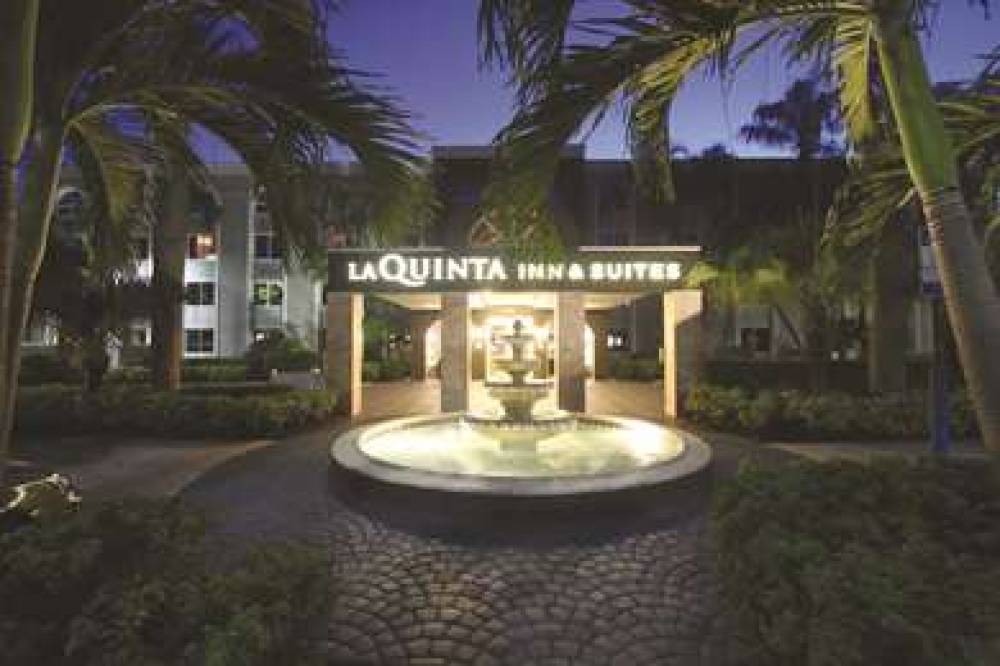 La Quinta Inn & Suites University Drive South 1