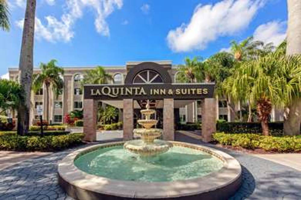 La Quinta Inn & Suites University Drive South 3