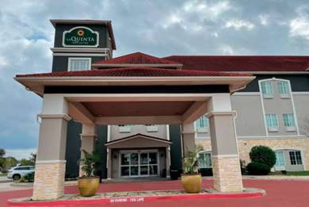 La Quinta Inn & Suites Waxahachie 1