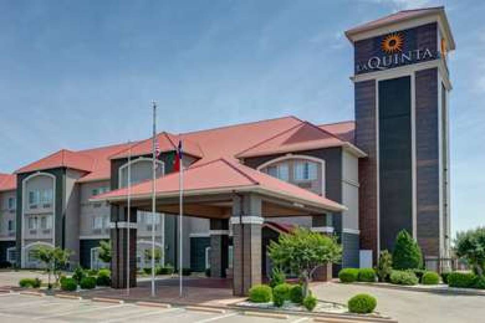 La Quinta Inn & Suites Weatherford 2